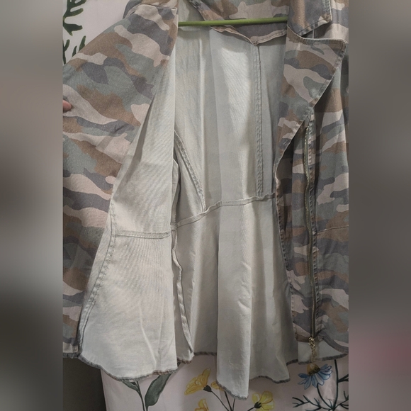 NWOT Venus Camo Jacket - Picture 7 of 9